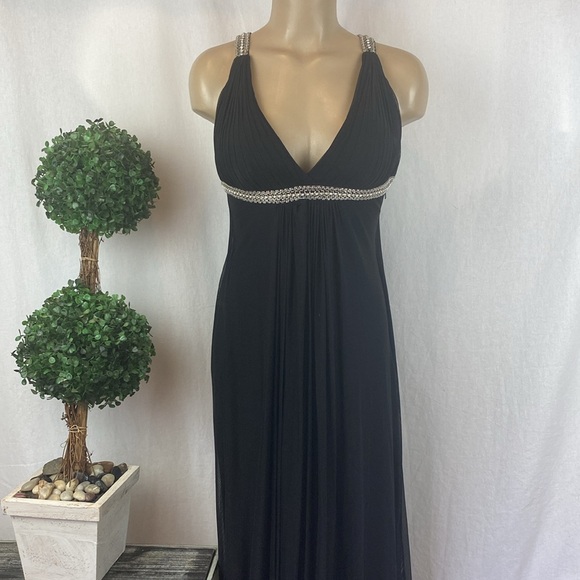 La Femme Black Embellished Empire Waist Sleeveless Halter Maxi Long Formal Dress - Picture 2 of 10